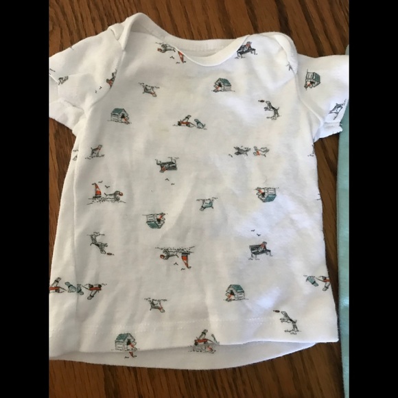 Carter’s Newborn 4 piece Set - Picture 3 of 6